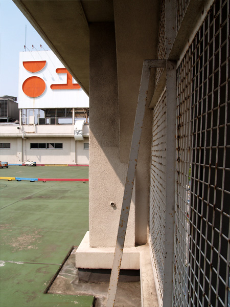 ���j�[ �ēc�X�̉���