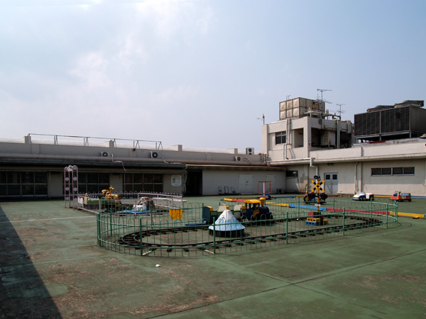 ���j�[ �ēc�X�̉���