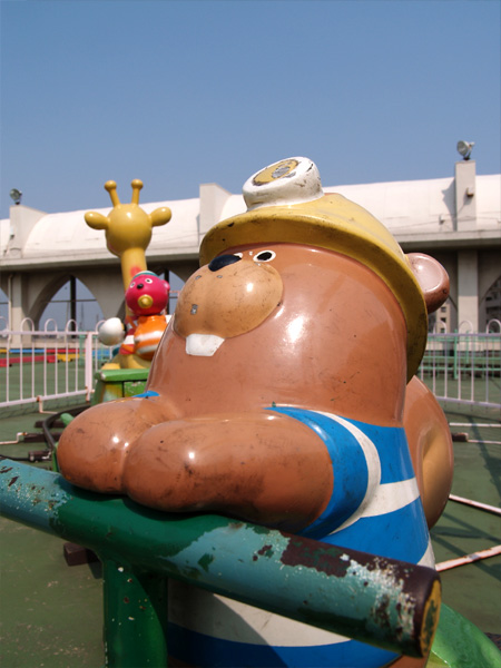 ���j�[ �ēc�X�̉���