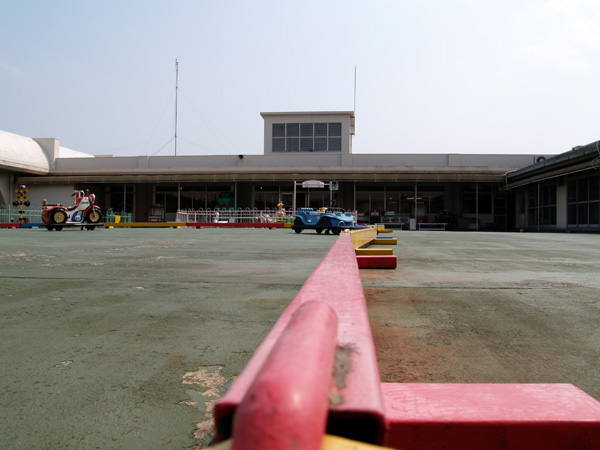 ���j�[ �ēc�X�̉���