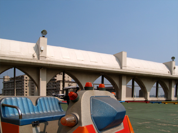 ���j�[ �ēc�X�̉���