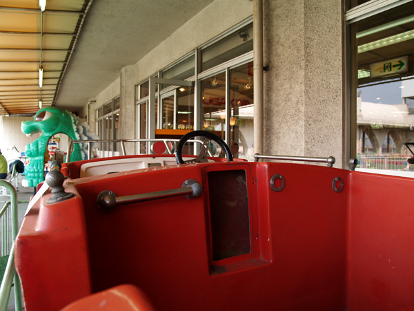 ���j�[ �ēc�X�̉���