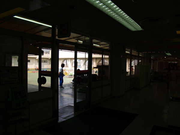 ���j�[ �ēc�X�̉���